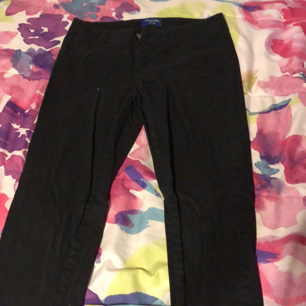 Black jeggings.